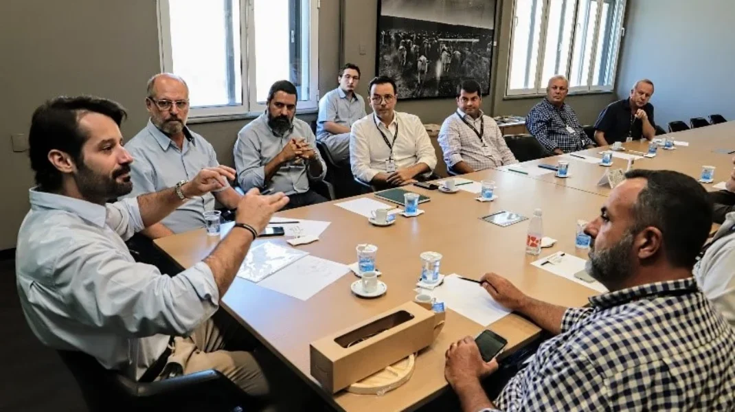 ABCM busca prorrogação do ICMS do suco de laranja em reunião na Secretaria de Agricultura de SP